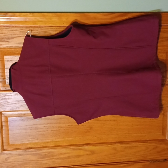 Carhartt Women's Burgundy Full-Zip Front Vest w/Pockets SIZE-LARGE Warm N Cozy! - Picture 2 of 12
